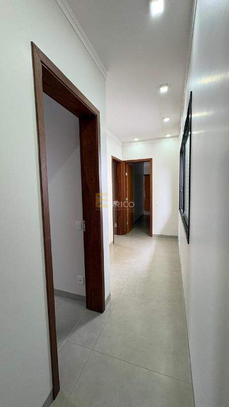 Casa em condomínio para aluguel no Condomínio Recanto dos Paturis em Vinhedo/SP: CORREDOR DOS QUARTOS
