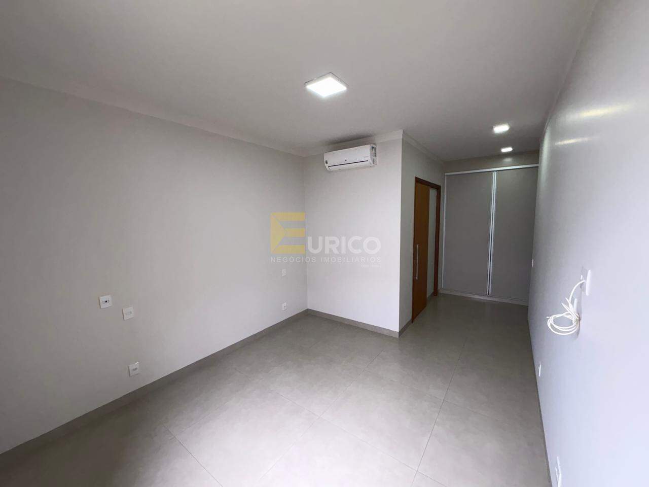 Casa em condomínio para aluguel no Condomínio Recanto dos Paturis em Vinhedo/SP: SUÍTE PRINCIPAL