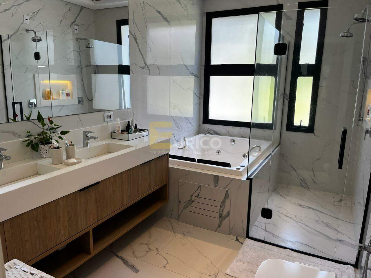 Casa em condomínio à venda no Condomínio Ypê Dourado em Valinhos/SP: