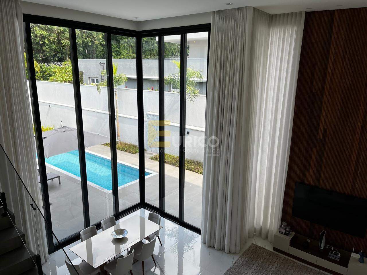 Casa em condomínio à venda no Condomínio Ypê Dourado em Valinhos/SP: