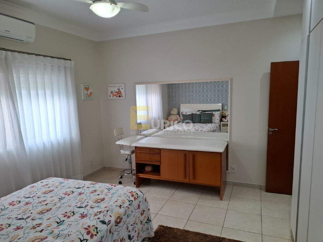 Casa em condomínio à venda no Condomínio Moinho de Vento em Valinhos/SP: