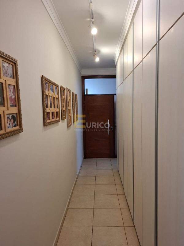 Casa em condomínio à venda no Condomínio Moinho de Vento em Valinhos/SP: