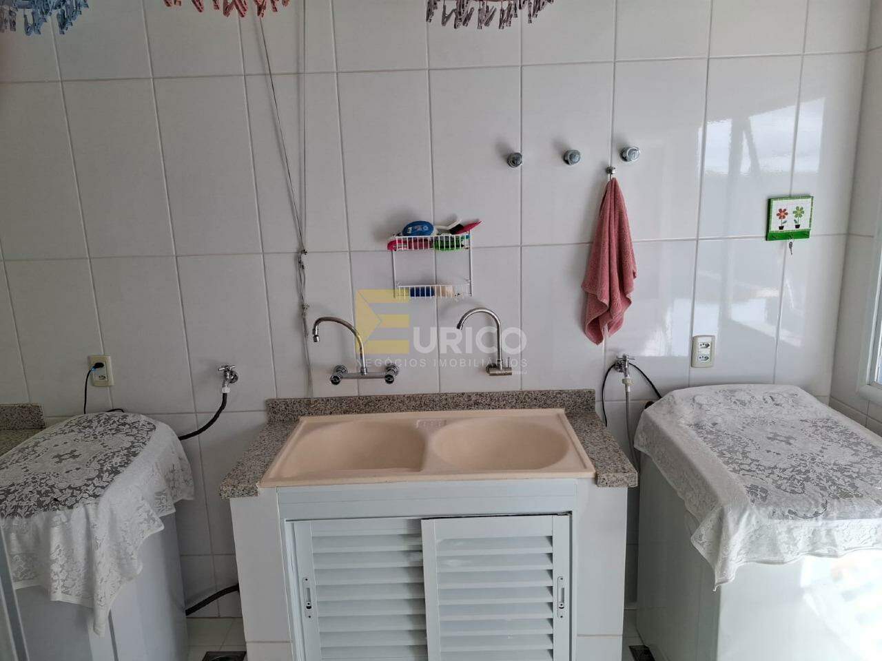 Casa em condomínio à venda no Condomínio Moinho de Vento em Valinhos/SP: