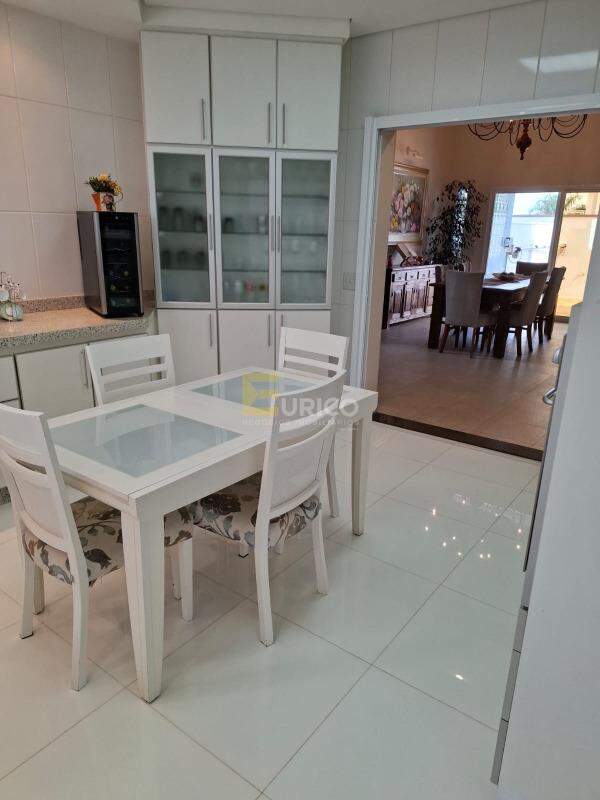 Casa em condomínio à venda no Condomínio Moinho de Vento em Valinhos/SP: