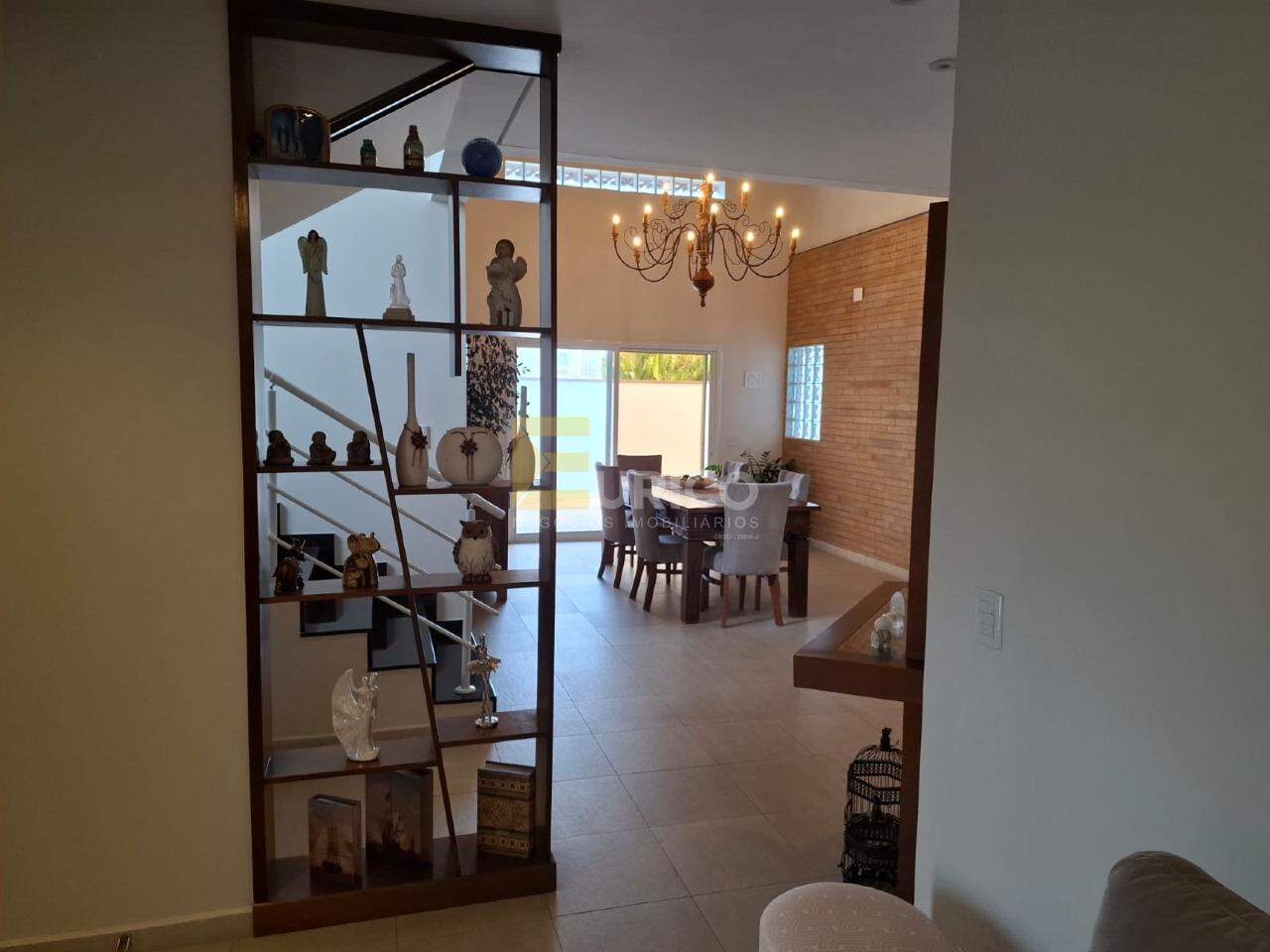 Casa em condomínio à venda no Condomínio Moinho de Vento em Valinhos/SP: