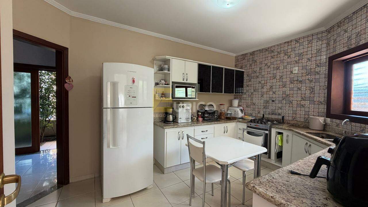 Casa em condomínio à venda no Condomínio Reserva Colonial em Valinhos/SP: 