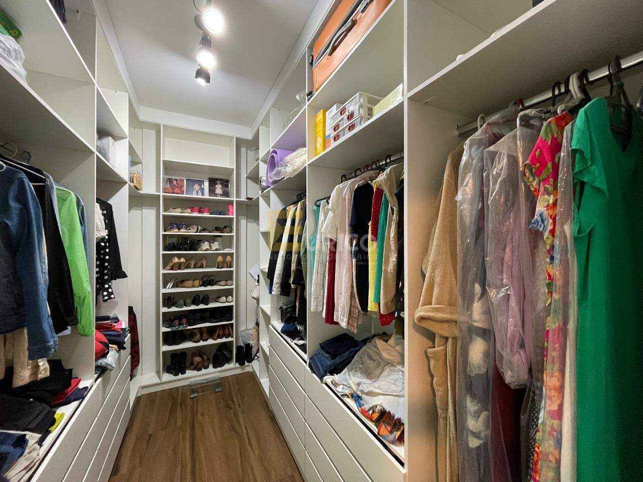 Casa em condomínio à venda no Condomínio Reserva Santa Rosa em Itatiba/SP: 