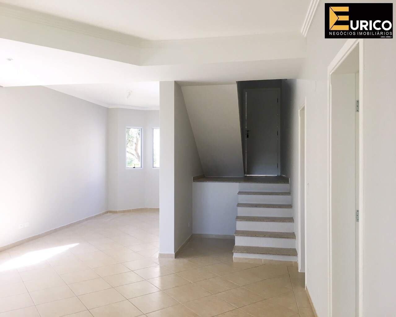 Casa em condomínio à venda no Condomínio Recanto dos Paturis em Vinhedo/SP: Foto 01