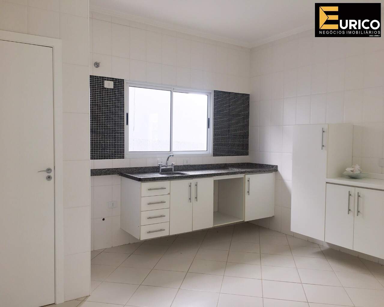 Casa em condomínio à venda no Condomínio Recanto dos Paturis em Vinhedo/SP: Foto 01