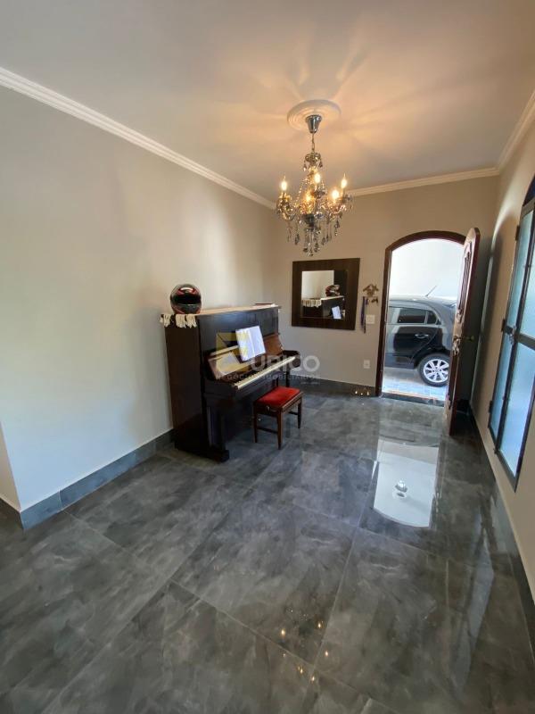 Casa à venda no PARQUE TERRANOVA em Valinhos/SP: 