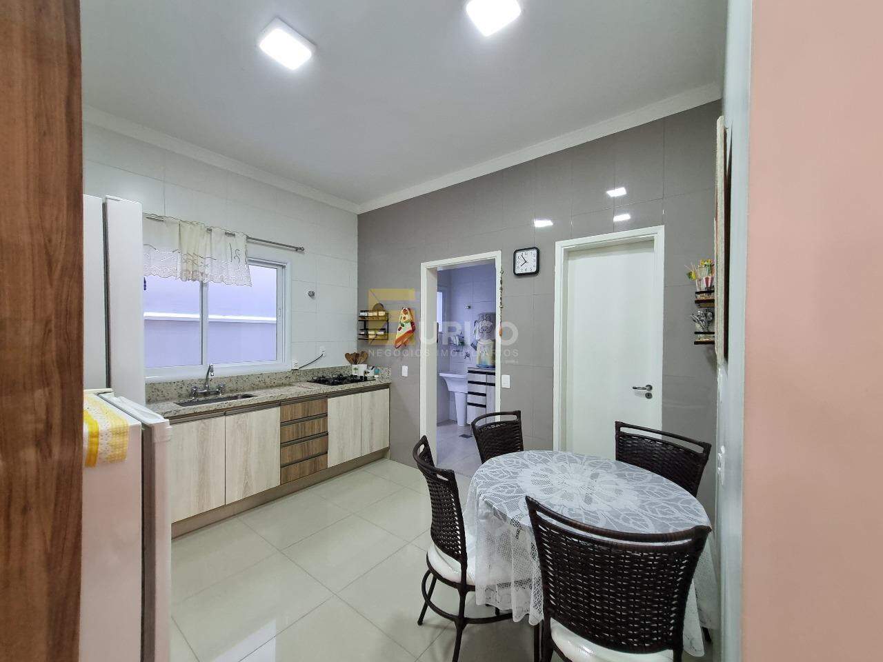 Casa em condomínio à venda no Condomínio Fiorella em Valinhos/SP: Cozinha
