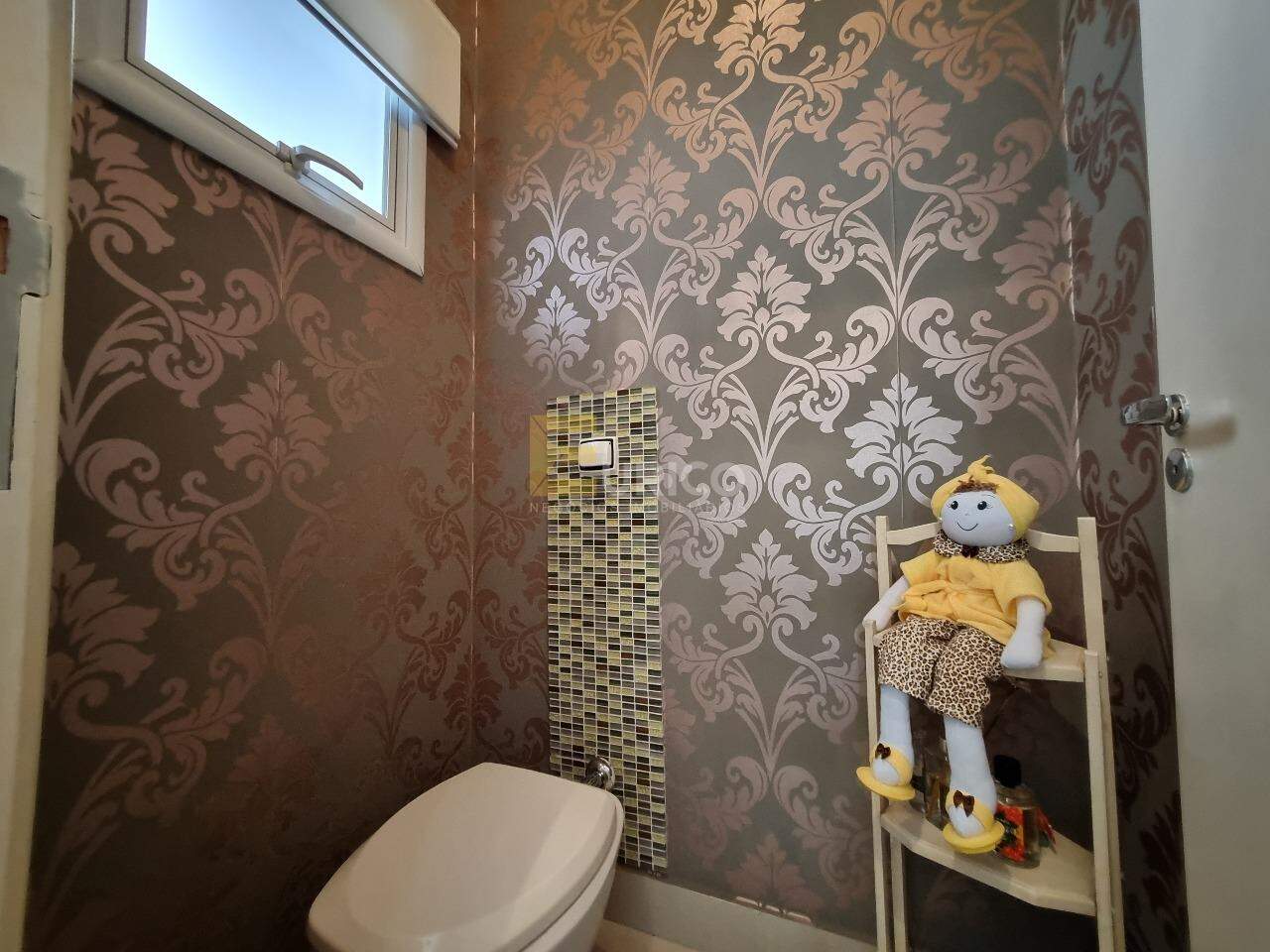 Casa em condomínio à venda no Condomínio Fiorella em Valinhos/SP: Lavabo
