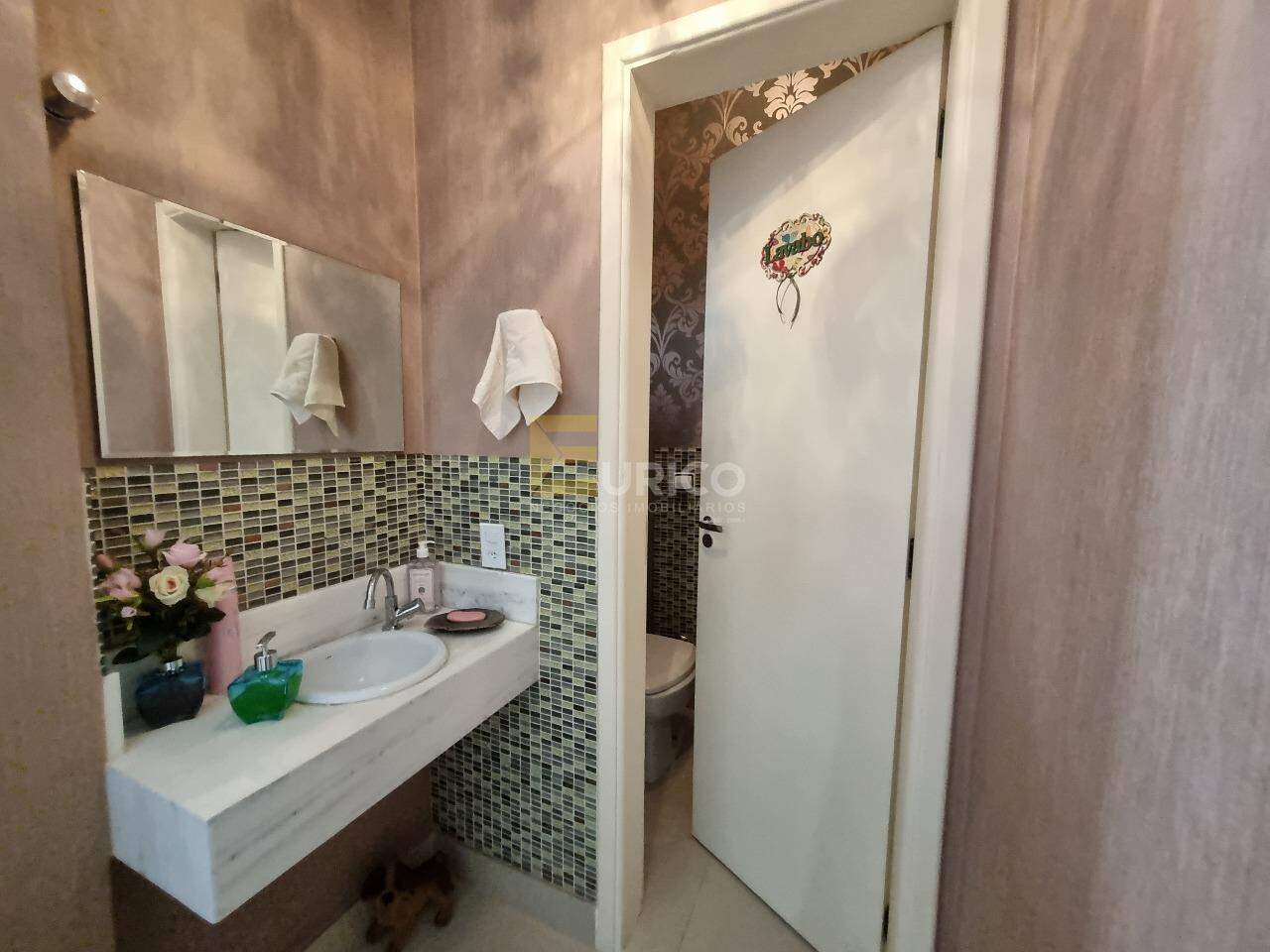 Casa em condomínio à venda no Condomínio Fiorella em Valinhos/SP: Lavabo