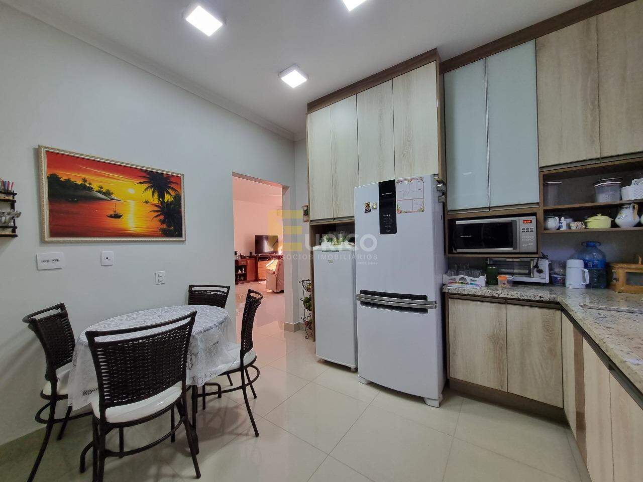 Casa em condomínio à venda no Condomínio Fiorella em Valinhos/SP: Cozinha