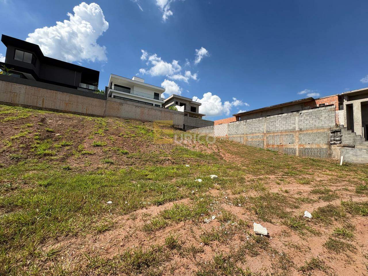 Terreno em Condomínio à venda no Condomínio Santa Isabel II em Louveira/SP: 