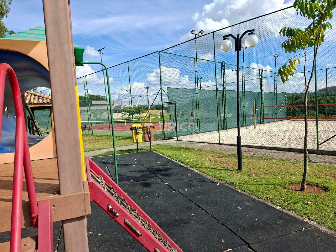 Terreno em Condomínio à venda no Condomínio Terras de Santa Teresa em Itupeva/SP: