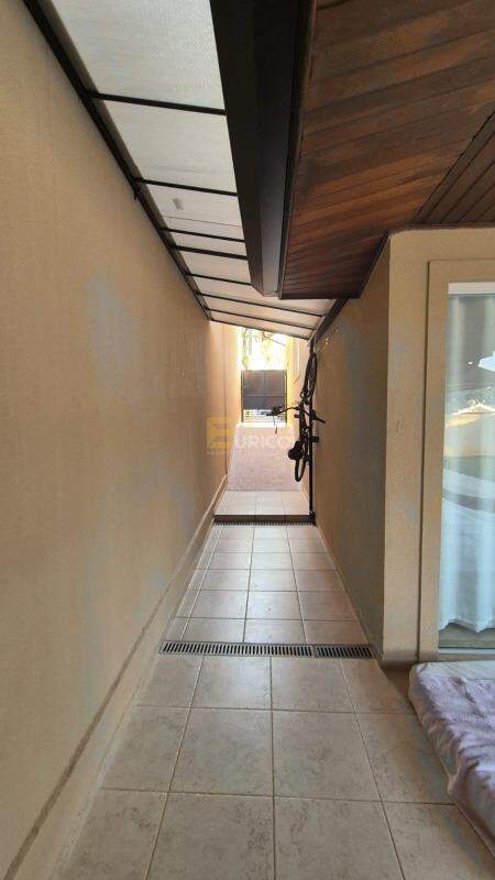 Casa em condomínio à venda no Condomínio Recanto dos Paturis em Vinhedo/SP: 