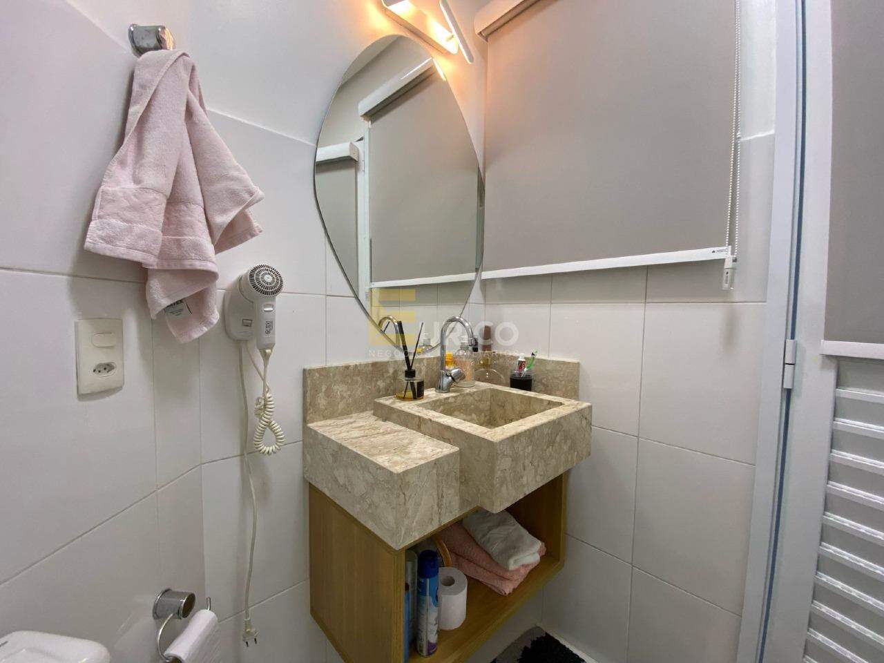 Casa em condomínio à venda no Condomínio Piemonte Residenziale em Vinhedo/SP: banheiro de funcionario