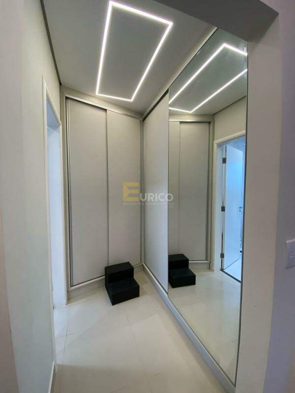 Casa em condomínio à venda no Condomínio Piemonte Residenziale em Vinhedo/SP: closet suíte principal