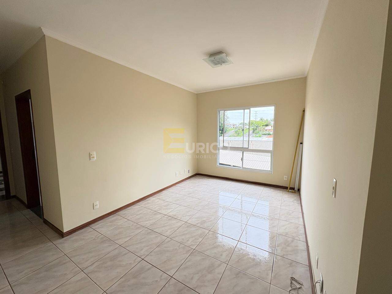 Apartamento à venda no Edifício Mont Blanc em Vinhedo/SP: SALA