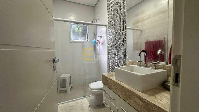 Casa em condomínio à venda no Condomínio Águas da Serra em Valinhos/SP: 