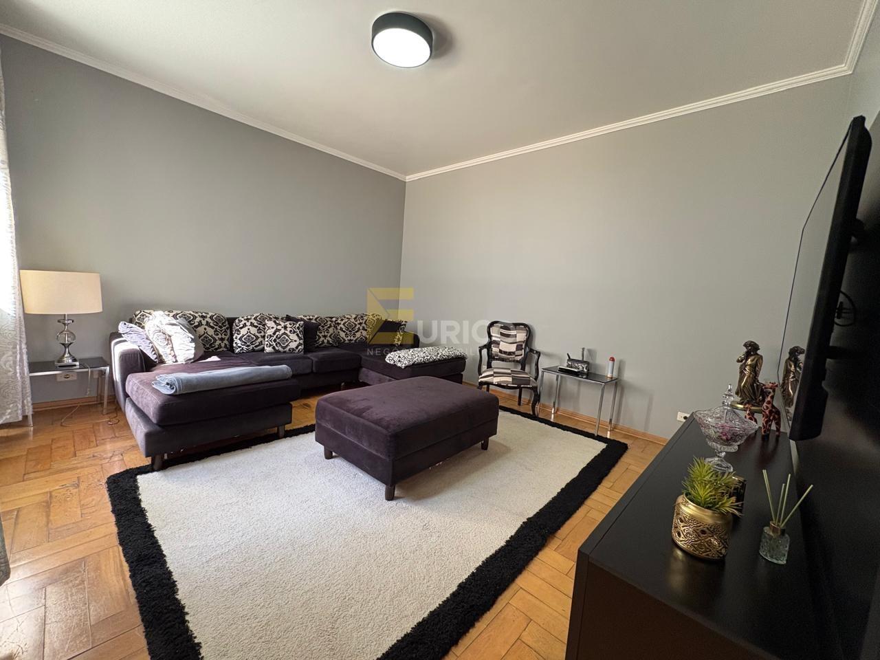 Casa em condomínio à venda no Condomínio Estância Marambaia em Vinhedo/SP: sala de tv