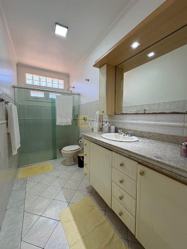 Casa em condomínio à venda no Condomínio Estância Marambaia em Vinhedo/SP: wc apoio as 2 quartos