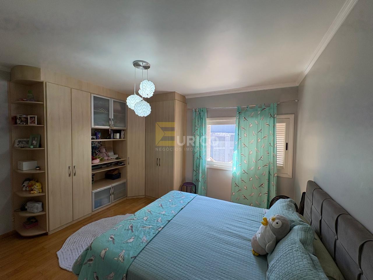 Casa em condomínio à venda no Condomínio Estância Marambaia em Vinhedo/SP: quarto