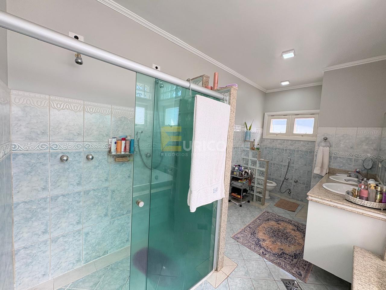 Casa em condomínio à venda no Condomínio Estância Marambaia em Vinhedo/SP: wc suíte master