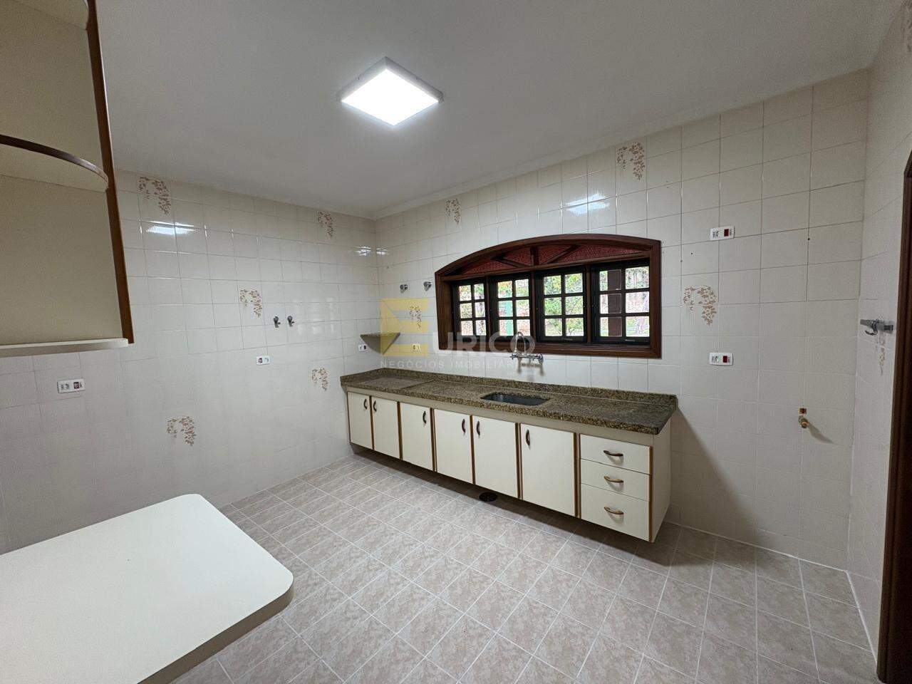 Casa em condomínio para aluguel no Condomínio Vista Alegre - Sede em Vinhedo/SP: COZINHA