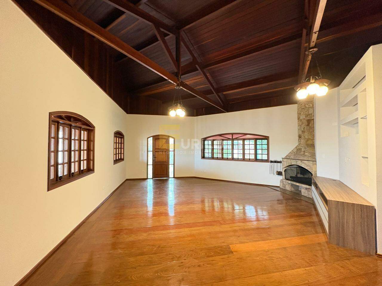 Casa em condomínio para aluguel no Condomínio Vista Alegre - Sede em Vinhedo/SP: SALA