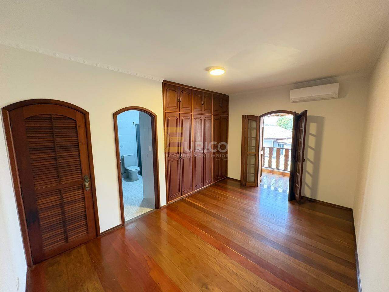 Casa em condomínio para aluguel no Condomínio Vista Alegre - Sede em Vinhedo/SP: SUÍTE MASTER