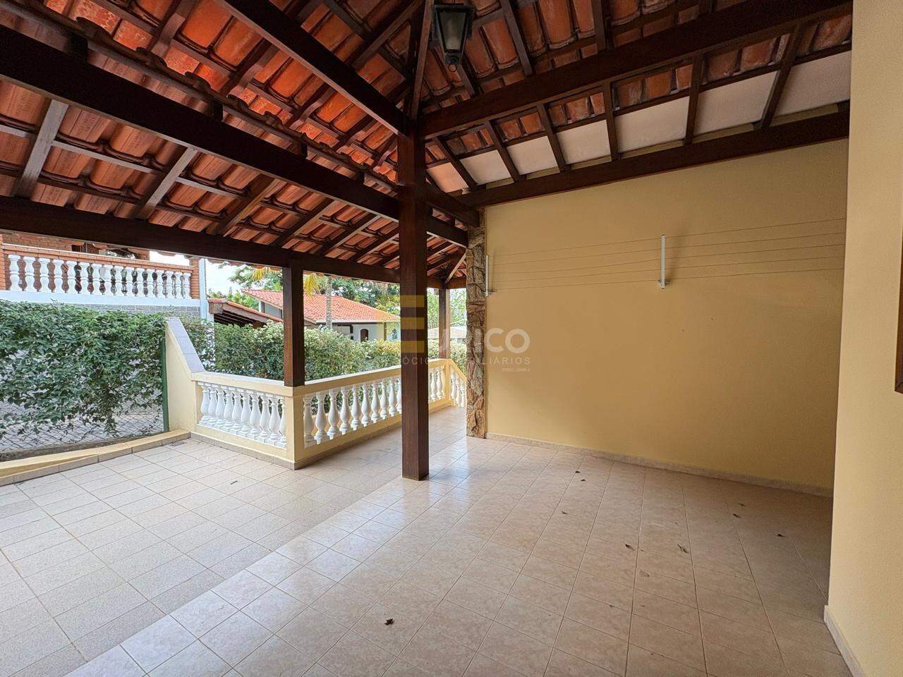 Casa em condomínio para aluguel no Condomínio Vista Alegre - Sede em Vinhedo/SP: QUINTAL P/ PENDURAR ROUPAS