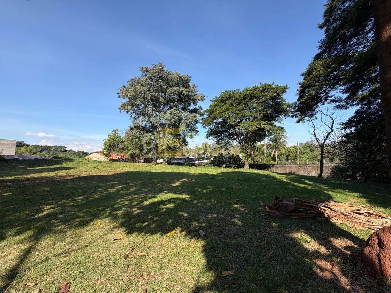 Terreno em Condomínio à venda no Condomínio Villa Lombarda em Valinhos/SP: 