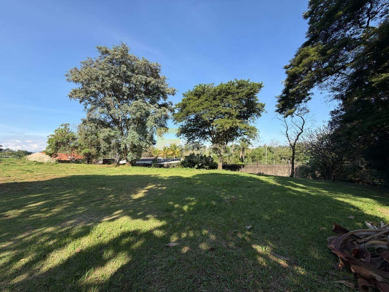 Terreno em Condomínio à venda no Condomínio Villa Lombarda em Valinhos/SP: 