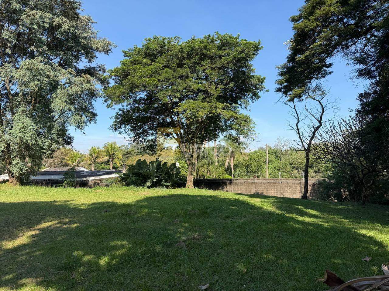 Terreno em Condomínio à venda no Condomínio Villa Lombarda em Valinhos/SP: 
