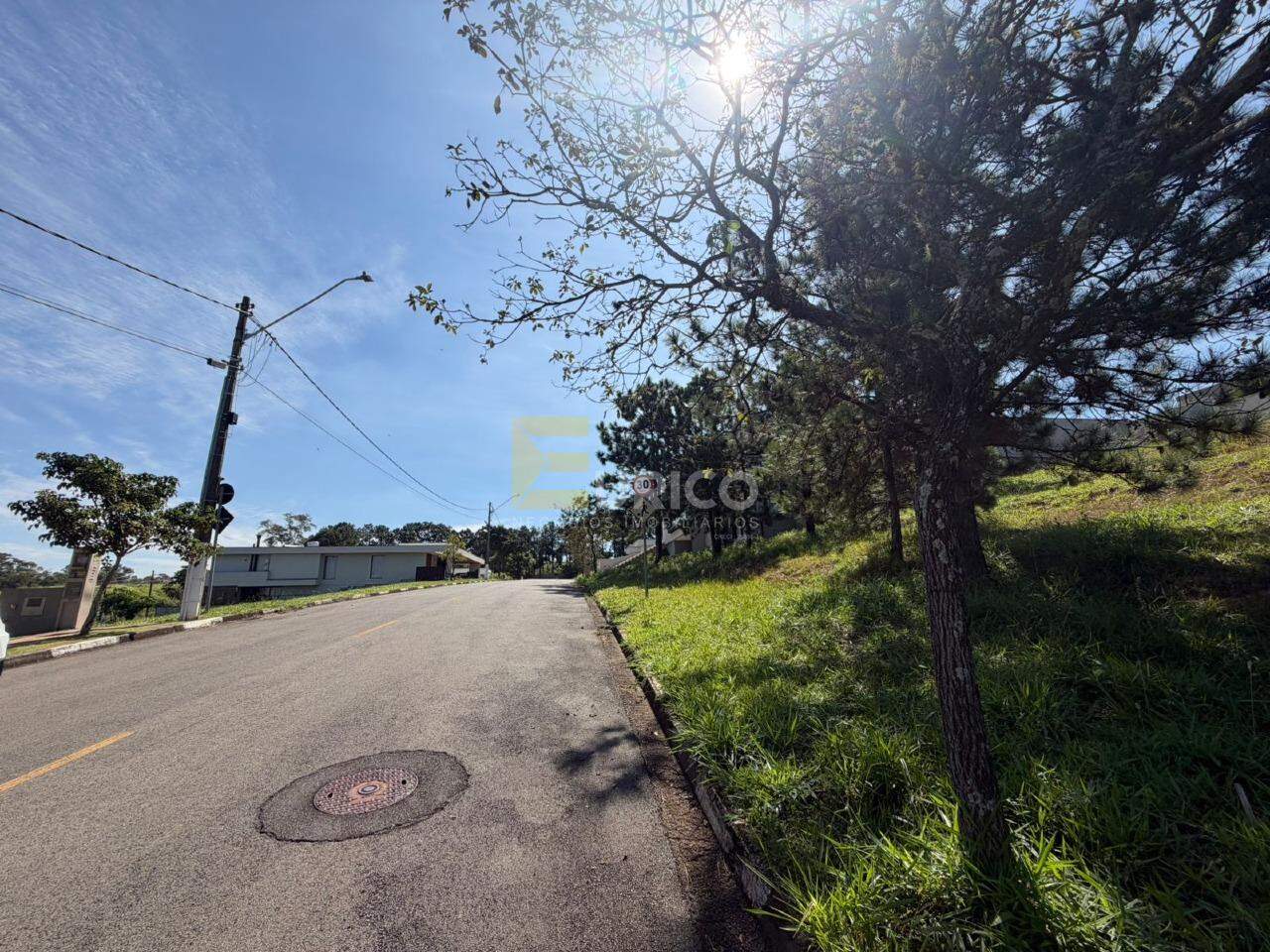 Terreno em Condomínio à venda no Condomínio Villa Lombarda em Valinhos/SP: 