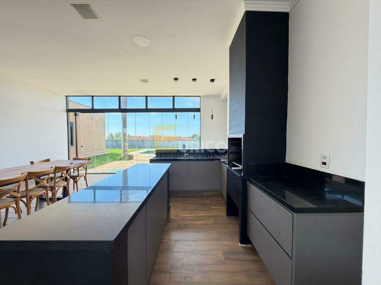 Casa em condomínio à venda no Condomínio Villa Lombarda em Valinhos/SP: