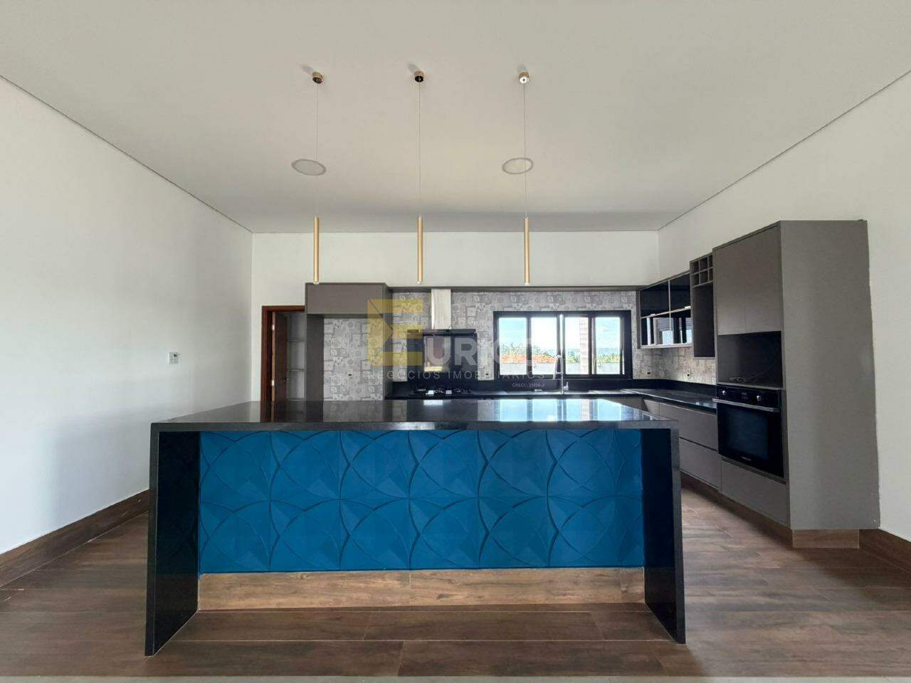 Casa em condomínio à venda no Condomínio Villa Lombarda em Valinhos/SP: