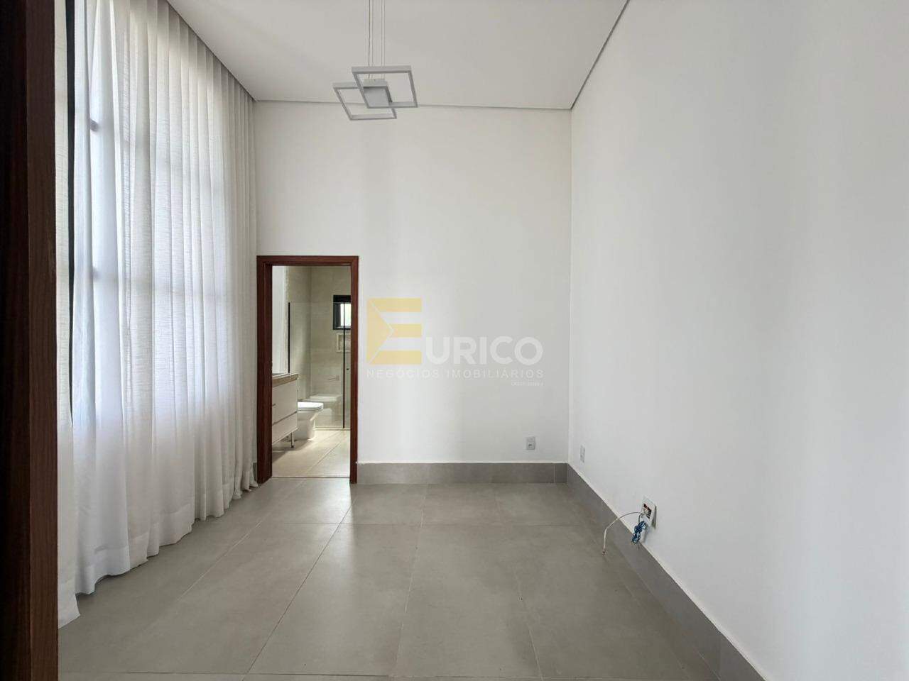 Casa em condomínio à venda no Condomínio Villa Lombarda em Valinhos/SP: