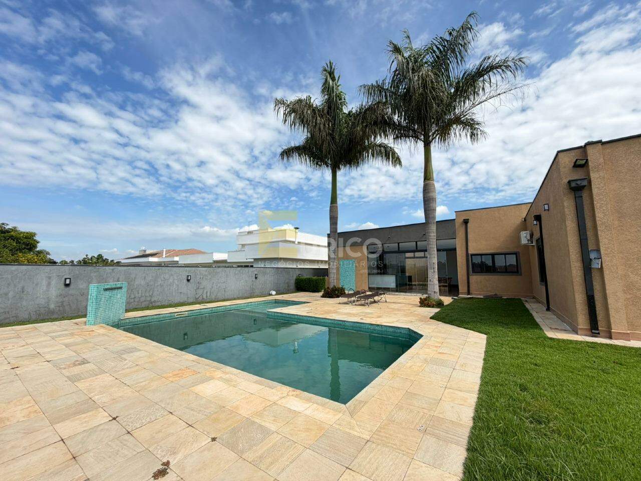 Casa em condomínio à venda no Condomínio Villa Lombarda em Valinhos/SP:
