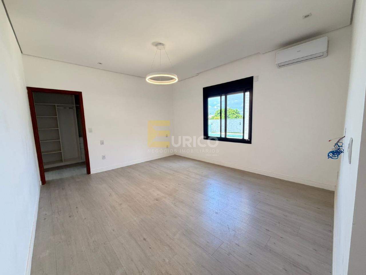 Casa em condomínio à venda no Condomínio Villa Lombarda em Valinhos/SP: