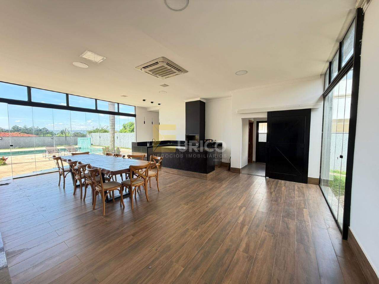 Casa em condomínio à venda no Condomínio Villa Lombarda em Valinhos/SP: