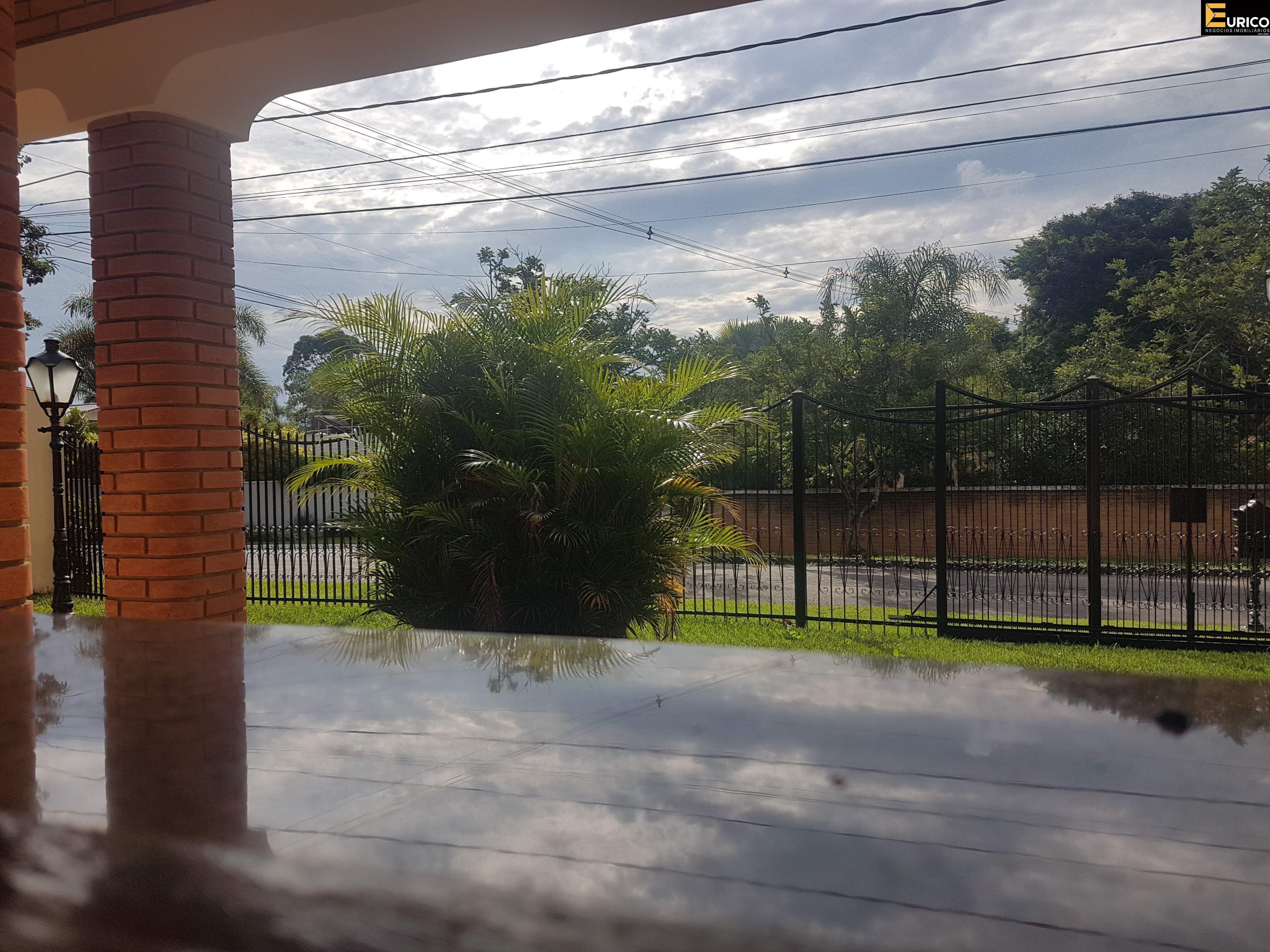 Casa em condomínio à venda no Condomínio Estância Marambaia em Vinhedo/SP: Vista da Suíte