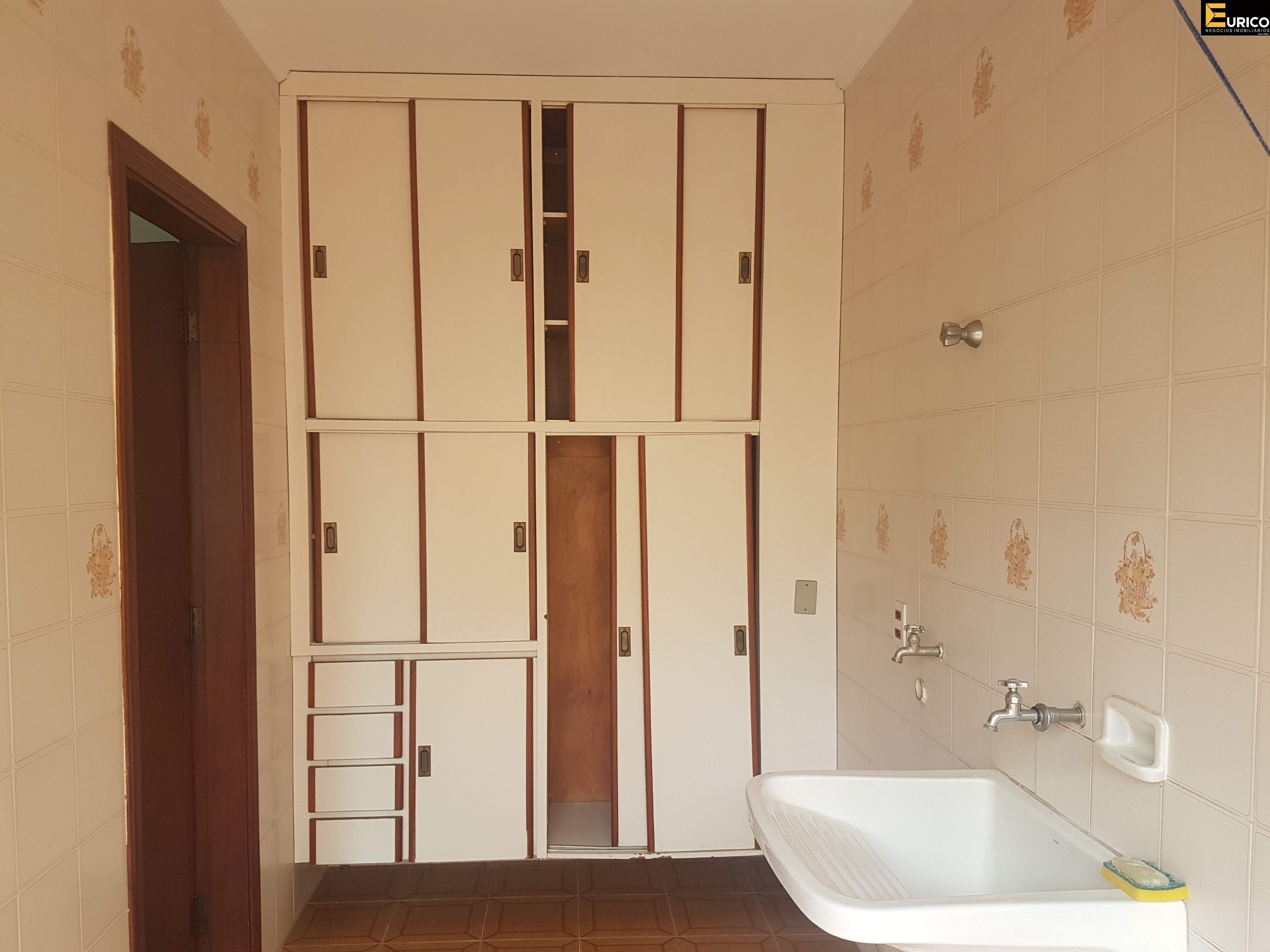 Casa em condomínio à venda no Condomínio Estância Marambaia em Vinhedo/SP: Lavanderia