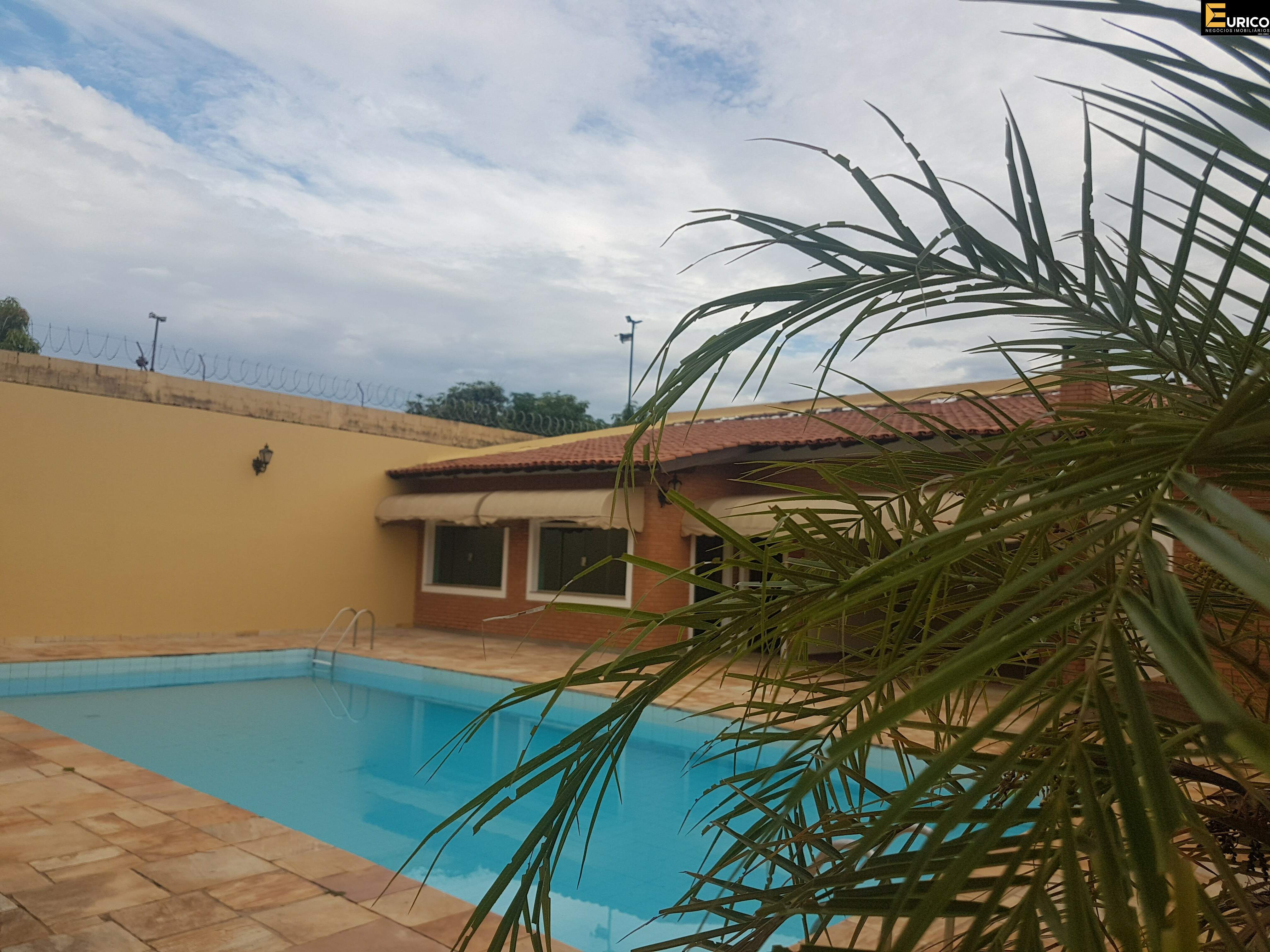 Casa em condomínio à venda no Condomínio Estância Marambaia em Vinhedo/SP: Área de lazer / piscina em alvenaria