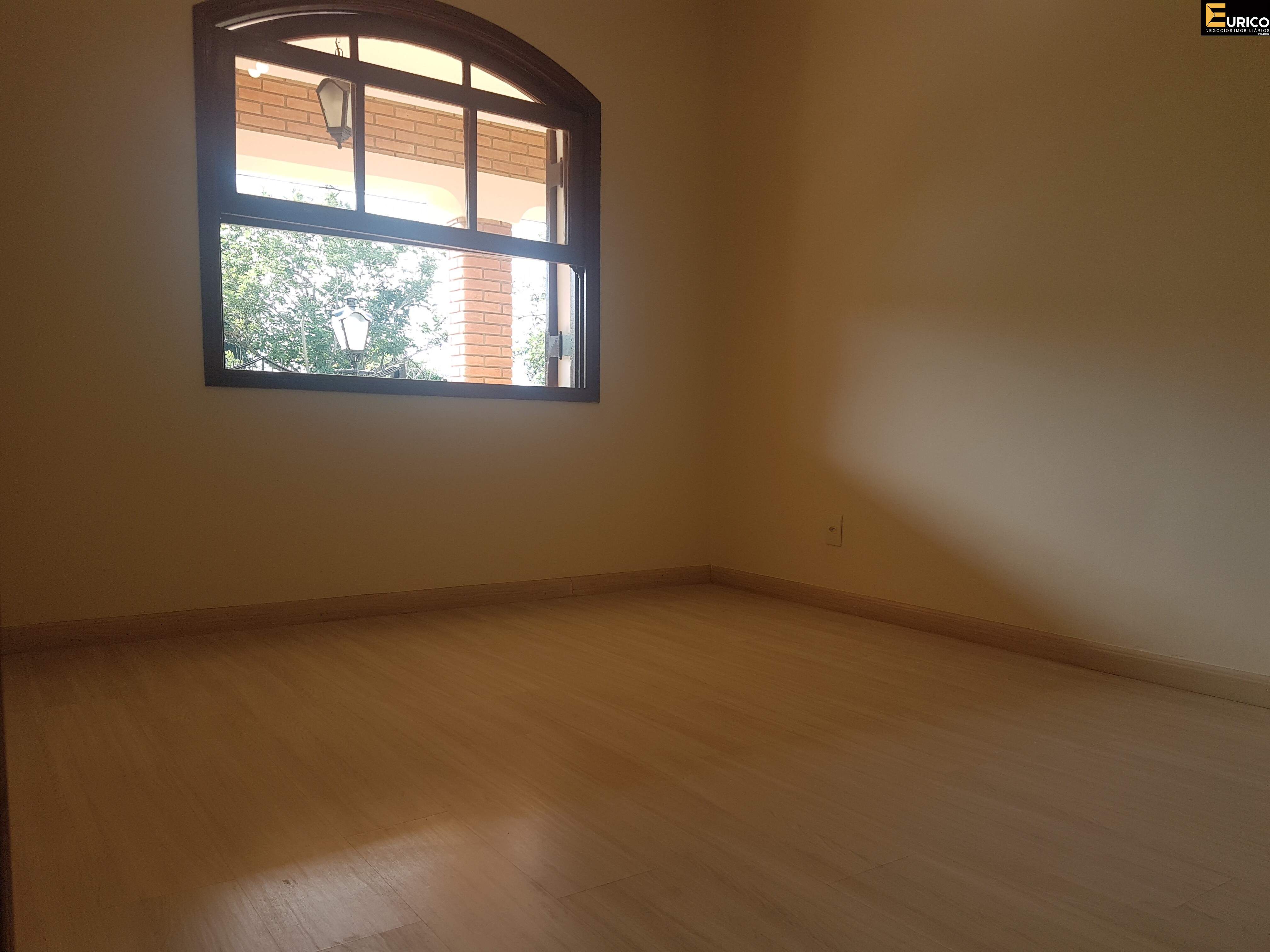 Casa em condomínio à venda no Condomínio Estância Marambaia em Vinhedo/SP: Suíte