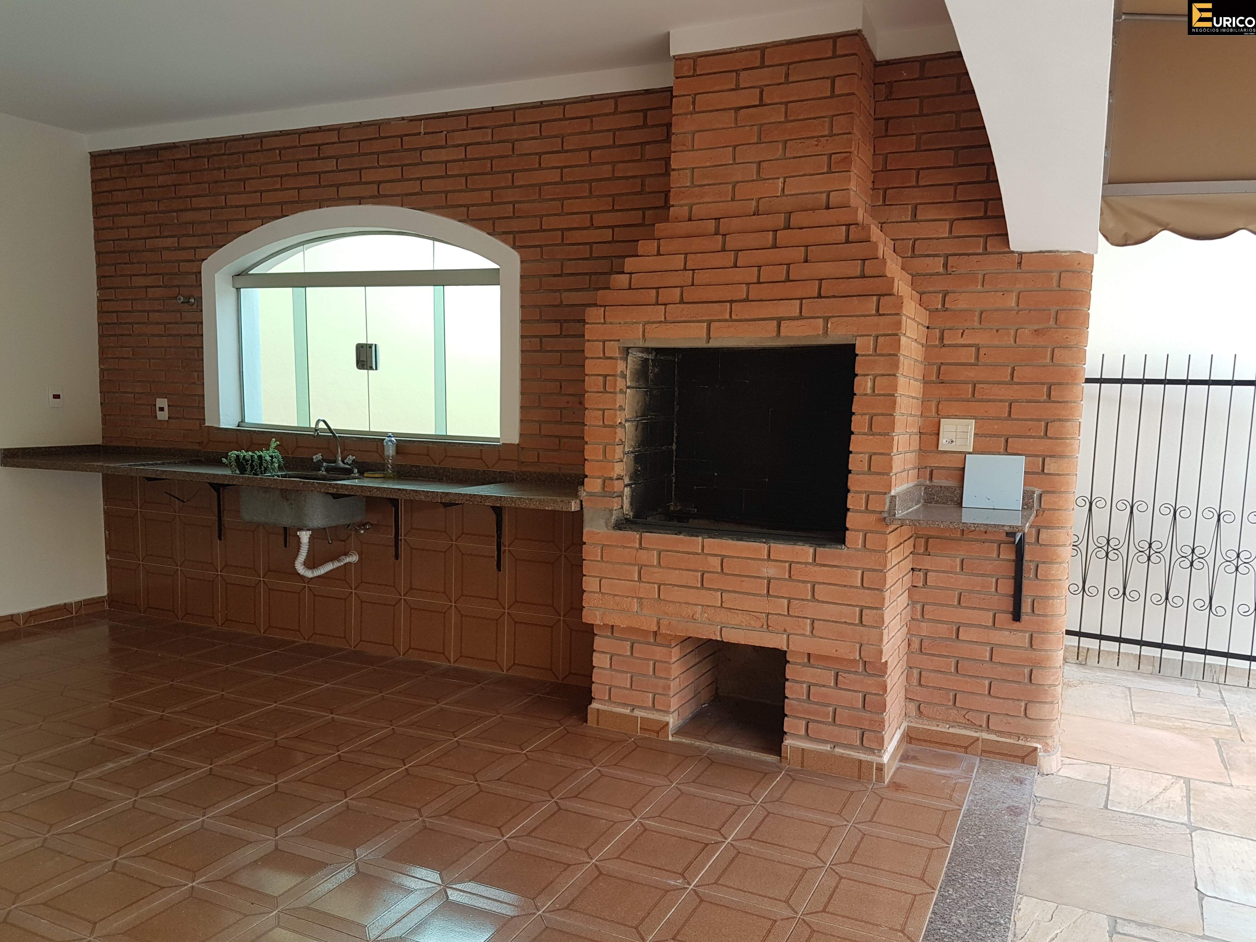 Casa em condomínio à venda no Condomínio Estância Marambaia em Vinhedo/SP: Churrasqueira