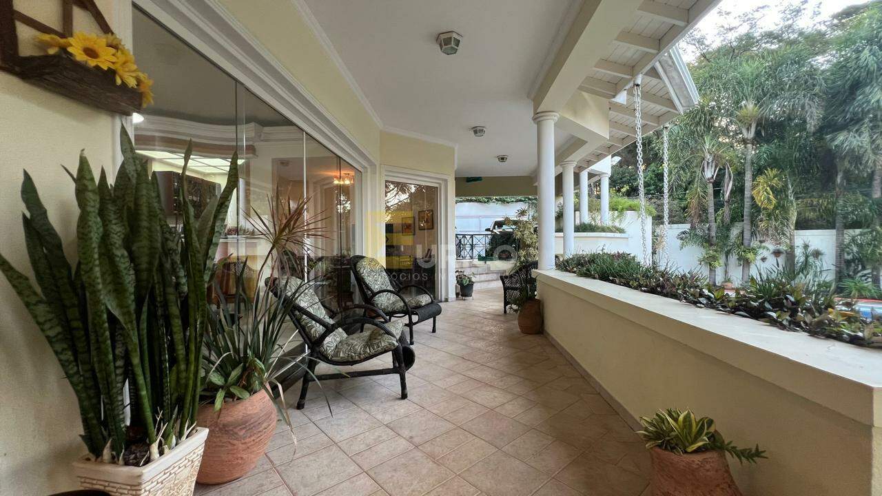 Casa à venda no PARQUE TERRANOVA em Valinhos/SP: