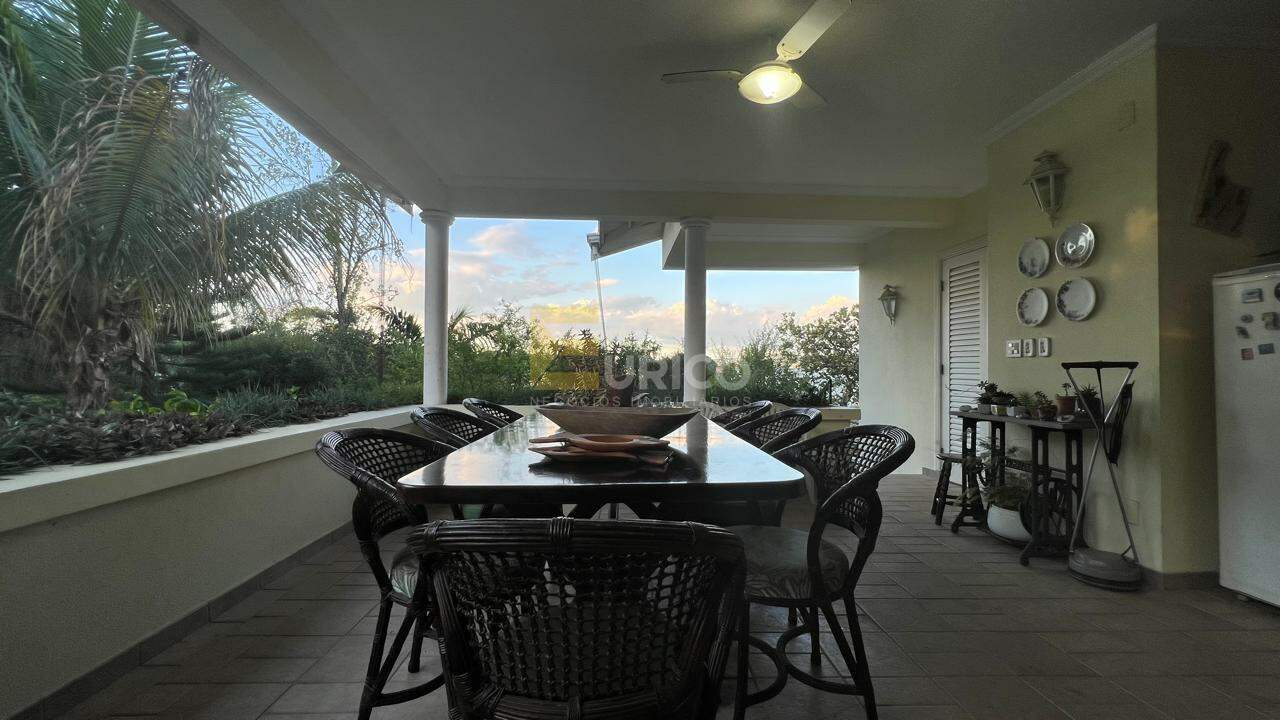 Casa à venda no PARQUE TERRANOVA em Valinhos/SP: